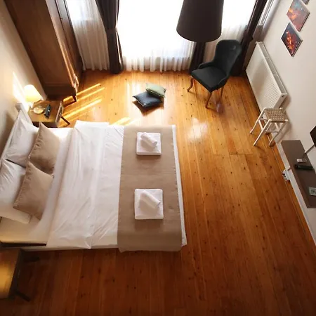 アパート No.196 Suites *